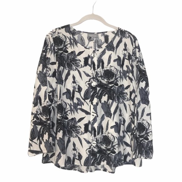 Habitat Tops - Habitat 3/4 Sleeve Button Top - Medium